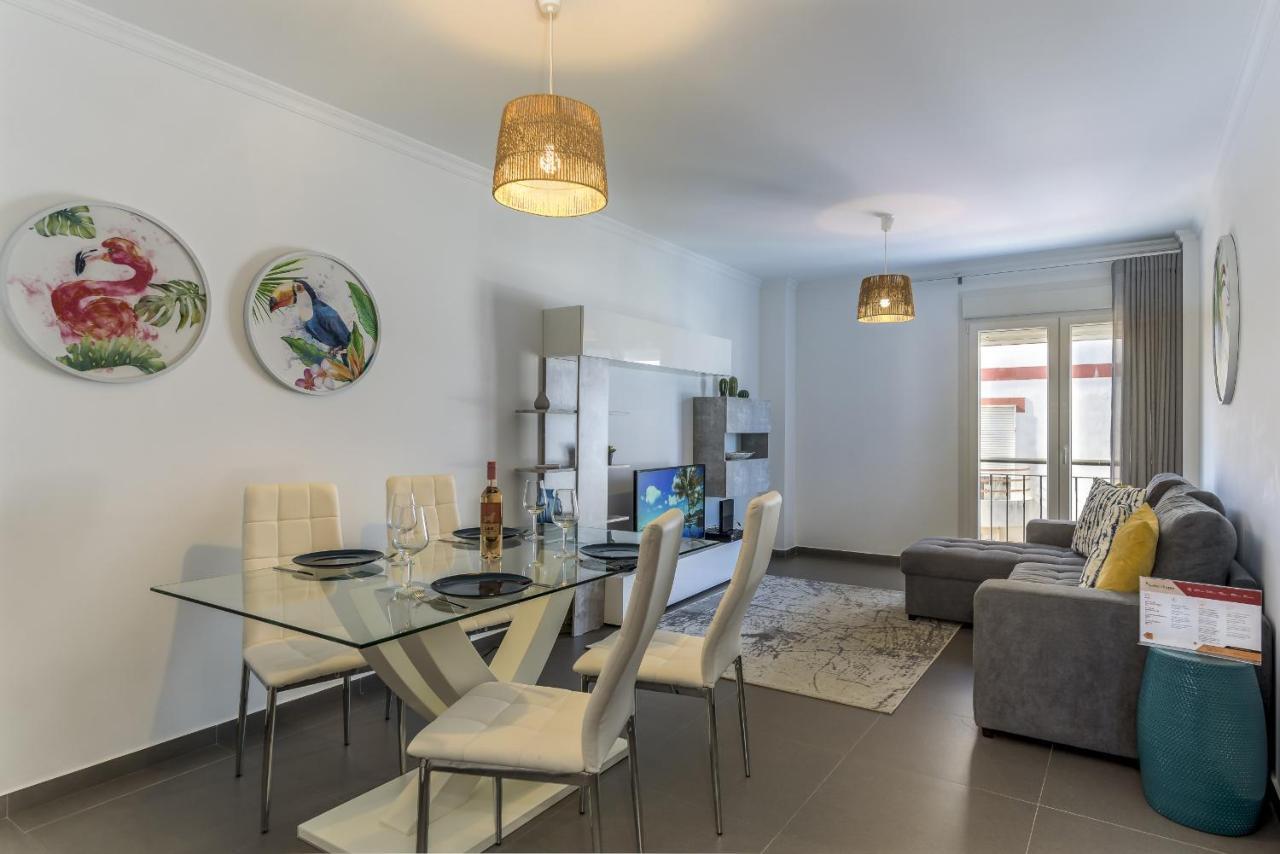 Flh Vila Real Santo Antonio Flat With Pool วีลาเรอัลเดซานโตอันโตนิโอ ภายนอก รูปภาพ