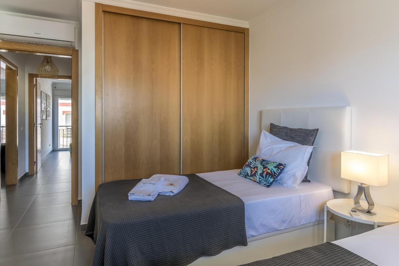 Flh Vila Real Santo Antonio Flat With Pool วีลาเรอัลเดซานโตอันโตนิโอ ภายนอก รูปภาพ