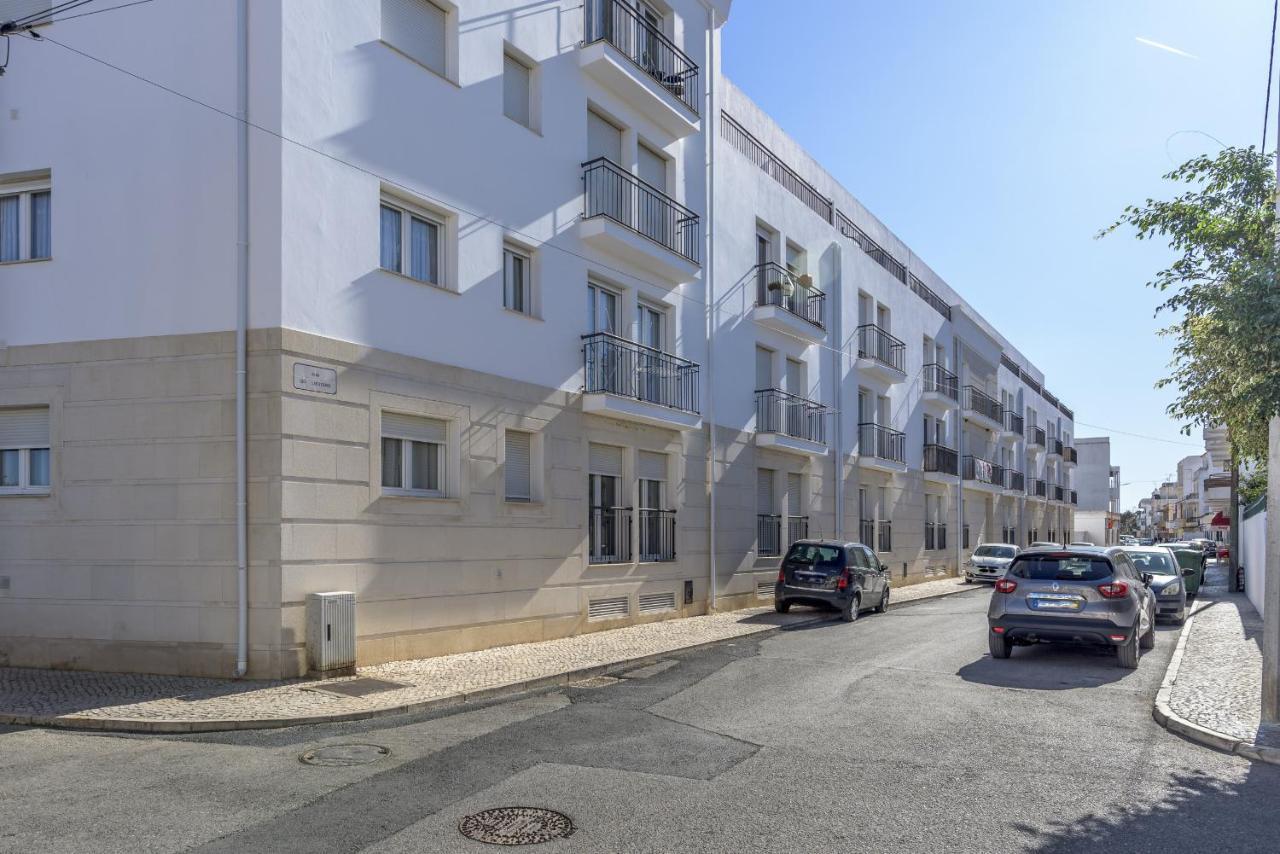 Flh Vila Real Santo Antonio Flat With Pool วีลาเรอัลเดซานโตอันโตนิโอ ภายนอก รูปภาพ